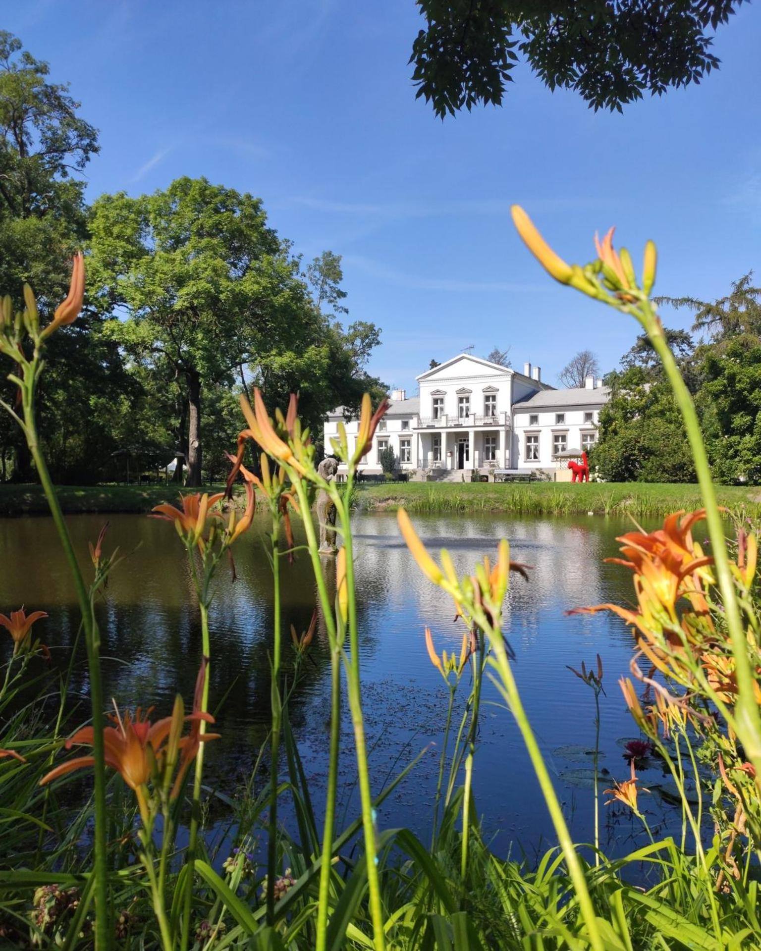 Dwor Podstolice - House Of Rosenthal Villa Bagian luar foto